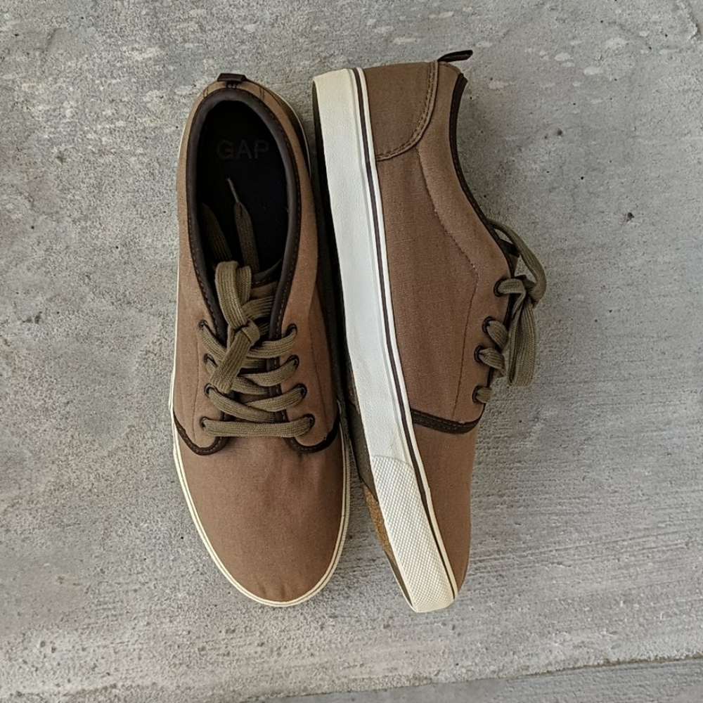 Shoes - Picture 2 of 5